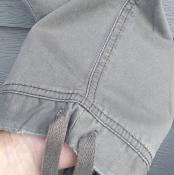 Cargo Capri pants size 3 - Picture 7 of 10